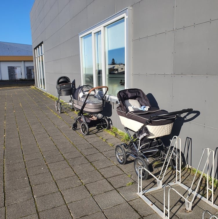 Foreldramorgnar færðir til